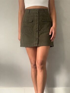 🌿🤎 Banana Republic Vegan Suede Button-Front Skirt | Size 4 | Dark Green 💚✨🌿🤎